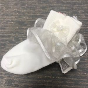 Off White ruffled dressy Easter Pageant Church Socks NWT